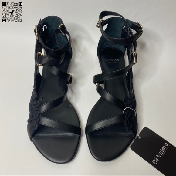 VERSACE Flat Black Sandals - Picture 6 of 10